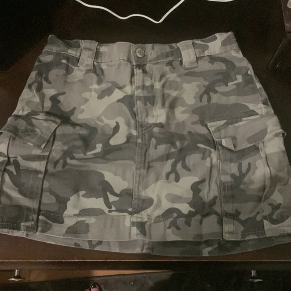 Army print skirt - Picture 2 of 2